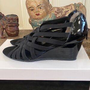 Bandolino Black Strappy Wedge Sandals Size 11